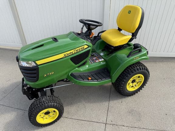 Image of John Deere X739 equipment image 1