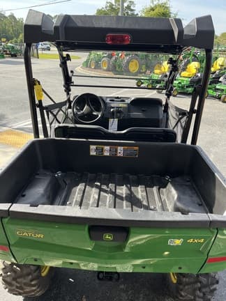 Image of John Deere XUV 560E equipment image 2