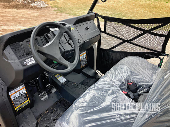 Image of John Deere XUV 560E equipment image 4
