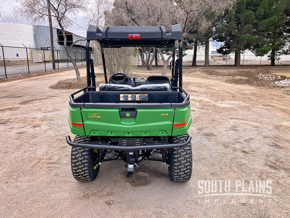 Image of John Deere XUV 560E equipment image 3