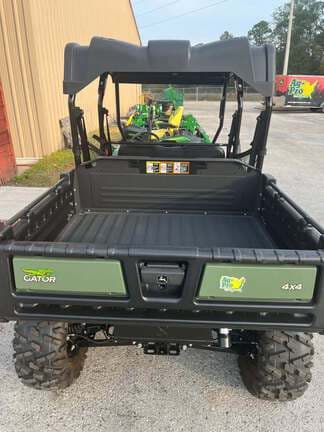 Image of John Deere XUV 825M equipment image 2