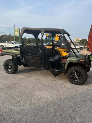 Image of John Deere XUV 825M equipment image 1