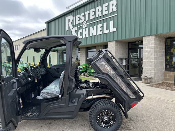 Image of John Deere XUV 845M equipment image 1