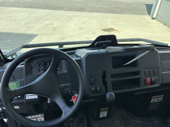 Image of John Deere XUV 845M equipment image 4
