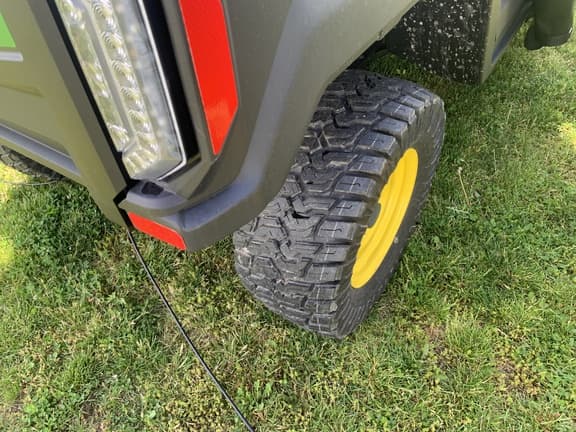 Image of John Deere XUV 845M equipment image 4