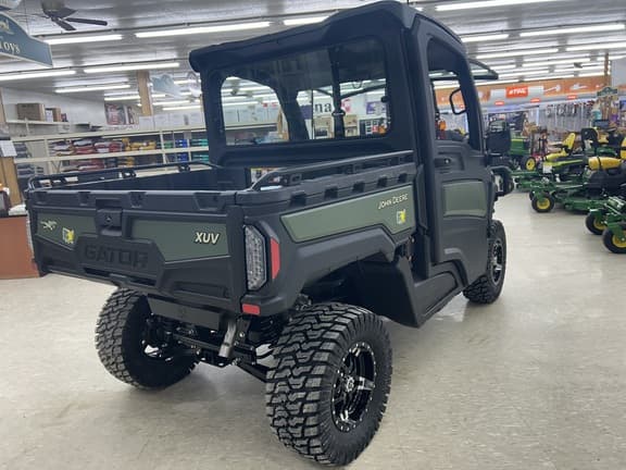 Image of John Deere XUV 845M equipment image 2