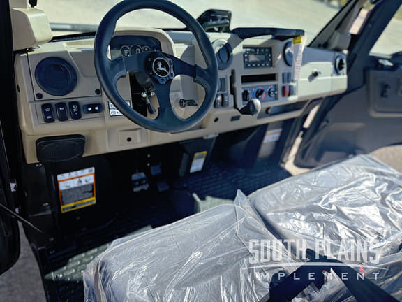 Image of John Deere XUV 845R equipment image 4