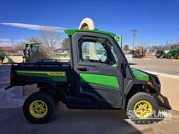 Image of John Deere XUV 875R equipment image 1