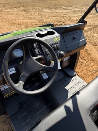 Image of John Deere XUV 560E equipment image 4