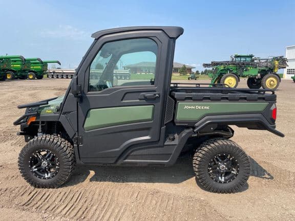Image of John Deere XUV 845M equipment image 1