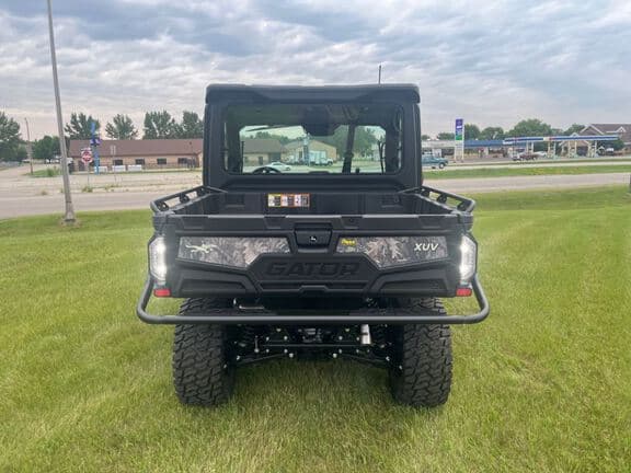 Image of John Deere XUV 845M equipment image 2