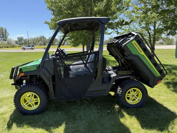 Image of John Deere XUV 845M equipment image 2