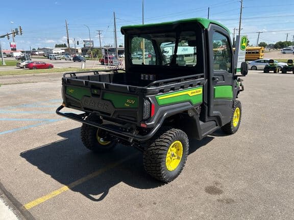Image of John Deere XUV 845R equipment image 4