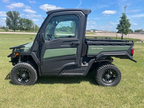 Image of John Deere XUV 845R equipment image 1