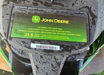 Image of John Deere Z320M equipment image 4