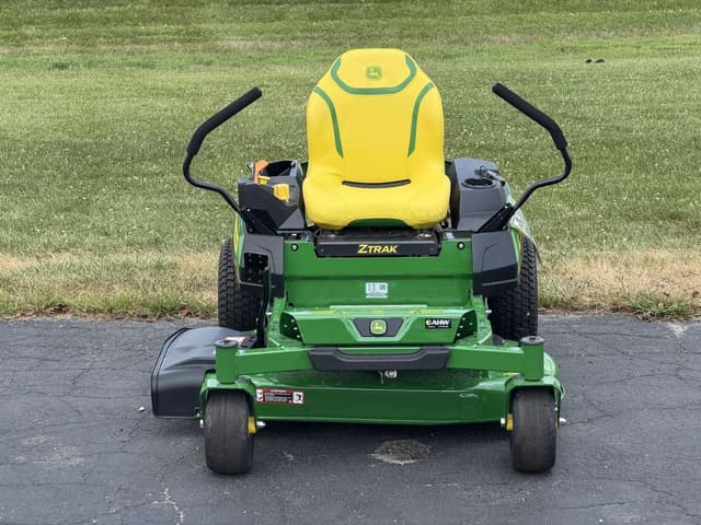 Image of John Deere Z320M equipment image 1