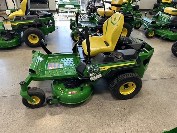 Image of John Deere Z320M equipment image 3
