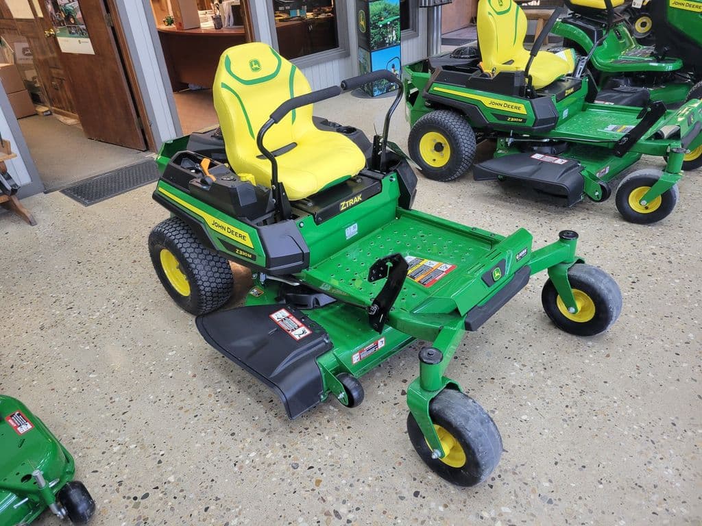 Image of John Deere Z320M Image 1