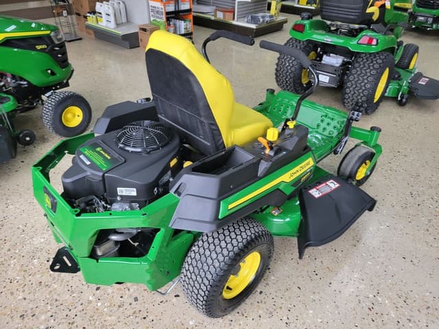 Image of John Deere Z320M equipment image 3