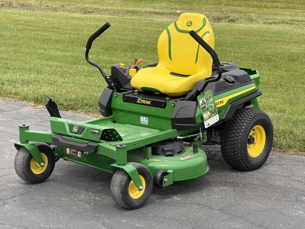 2026 John Deere Z320M Equipment Image0