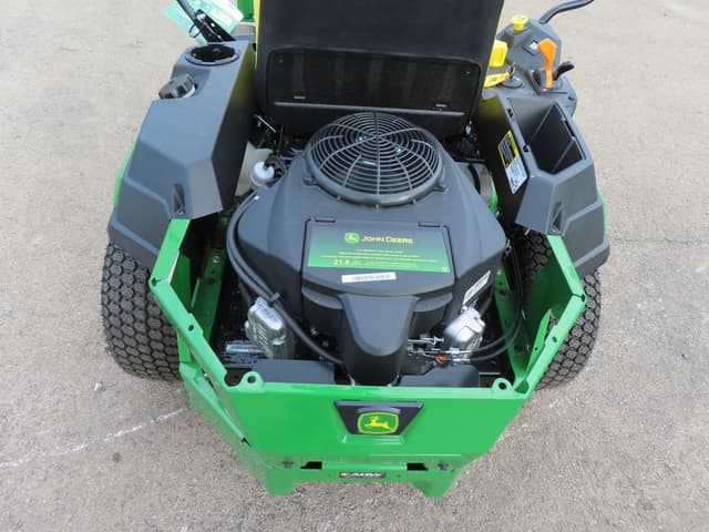 Image of John Deere Z320M equipment image 3