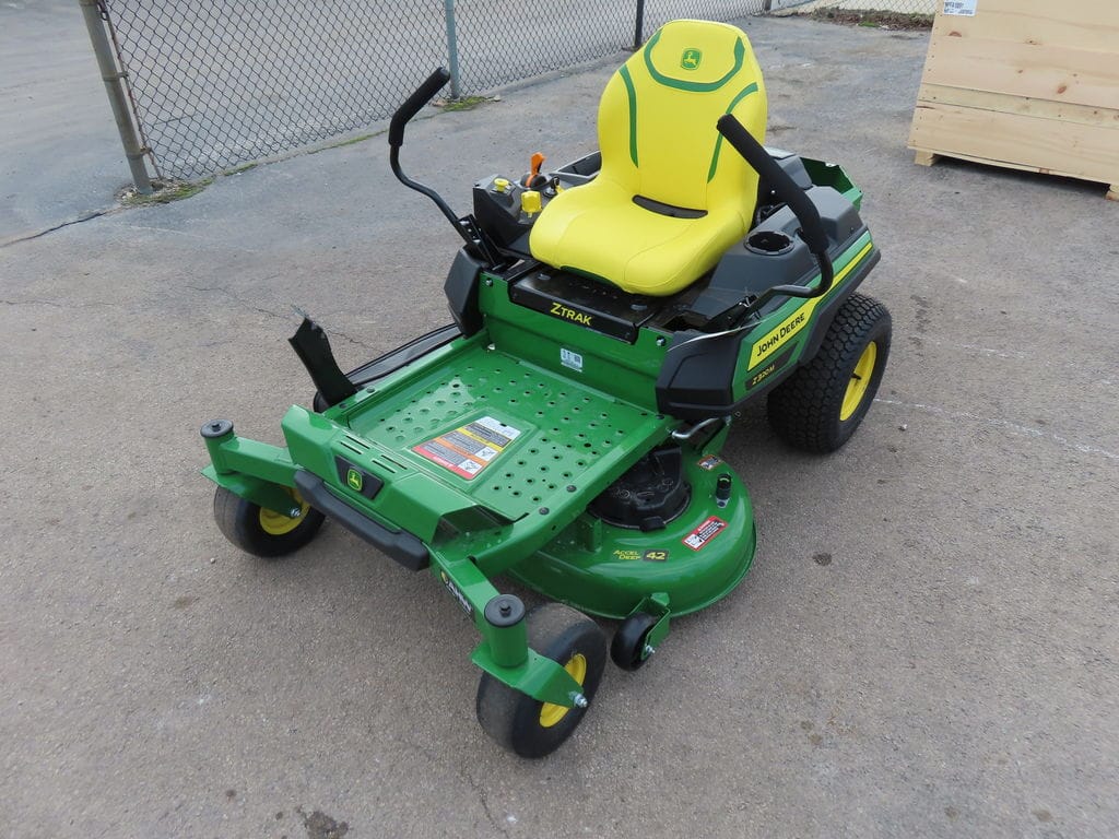 2026 John Deere Z320M Equipment Image0