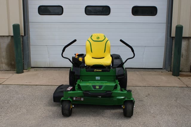 Image of John Deere Z320M equipment image 2