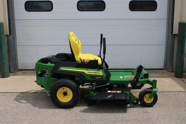 Image of John Deere Z320M equipment image 1