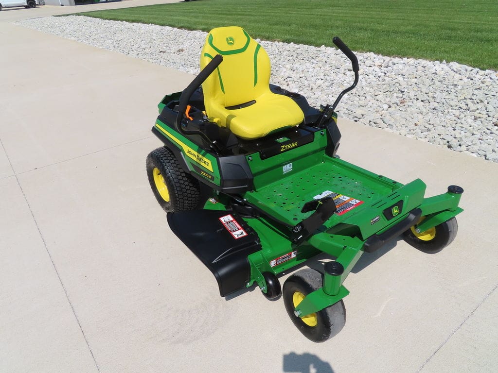 2026 John Deere Z320M Equipment Image0