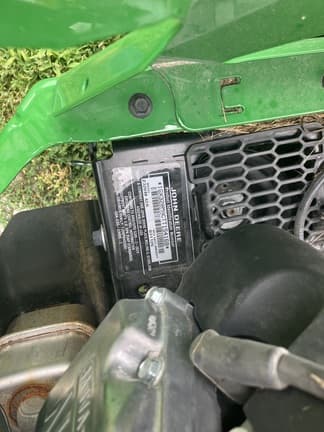 Image of John Deere Z320M equipment image 4