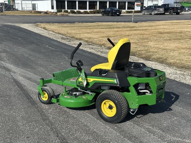 Image of John Deere Z320M equipment image 1