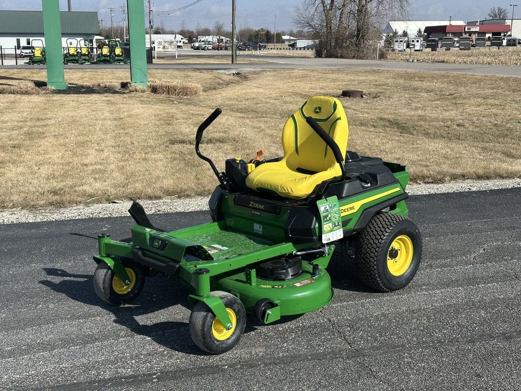 2026 John Deere Z320M Equipment Image0