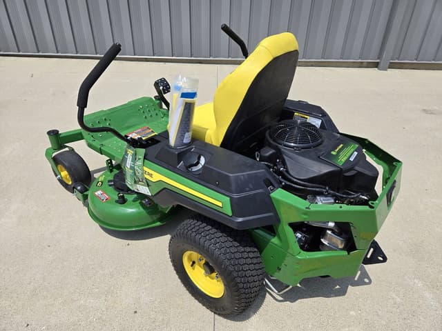 Image of John Deere Z320M equipment image 3