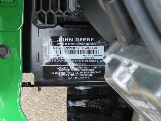 Image of John Deere Z320M equipment image 4