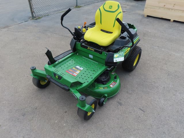 Image of John Deere Z320M equipment image 1