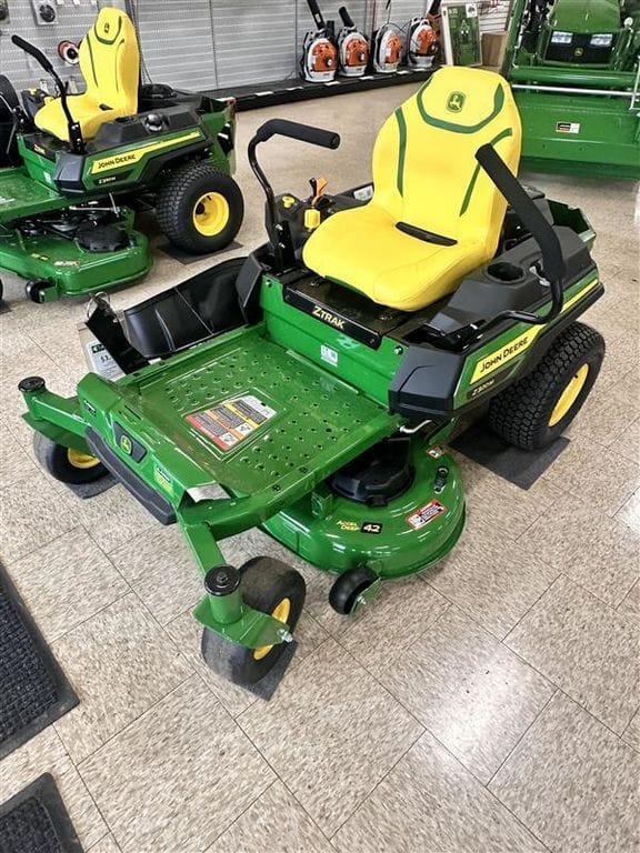 2026 John Deere Z320M Equipment Image0
