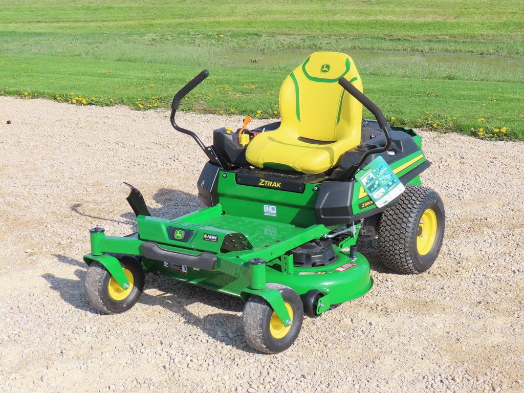 Main image John Deere Z320M