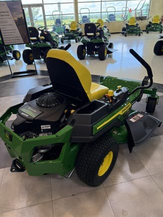 Image of John Deere Z320M equipment image 4