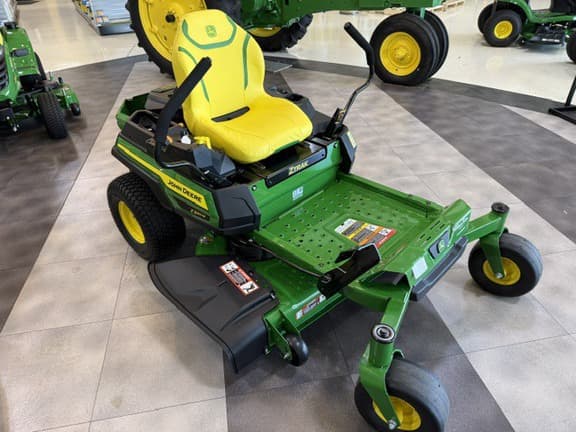 Image of John Deere Z320M equipment image 2