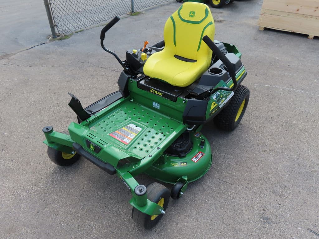 Image of John Deere Z320M Image 0