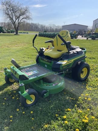 Image of John Deere Z320R equipment image 1