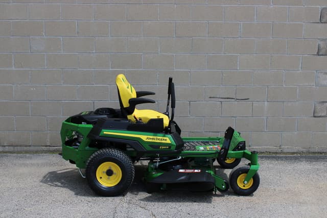 Image of John Deere Z320R equipment image 1