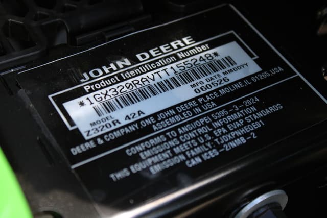Image of John Deere Z320R equipment image 4