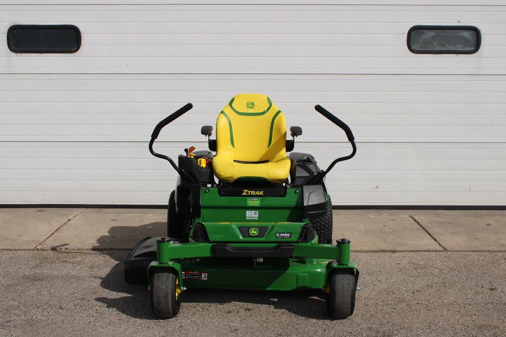 Image of John Deere Z320R Image 1