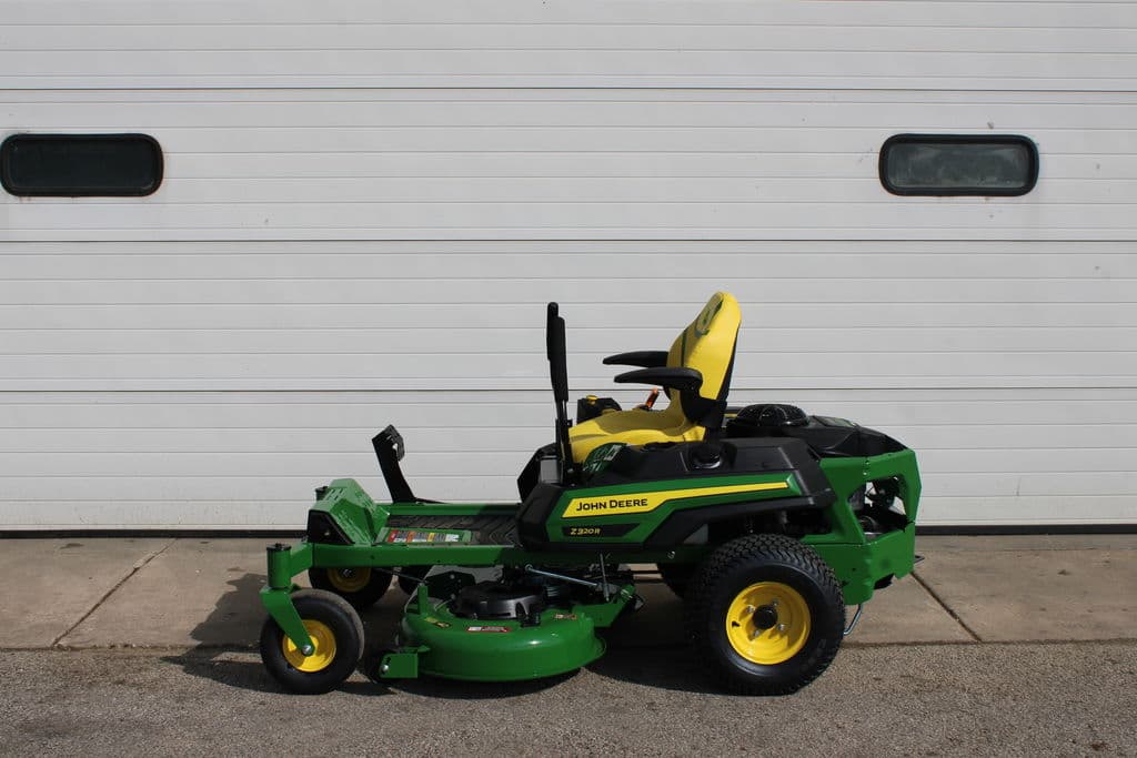 Image of John Deere Z320R Image 0