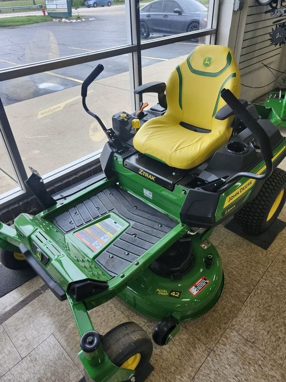 2026 John Deere Z320R Equipment Image0
