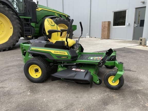 Image of John Deere Z320R Image 1