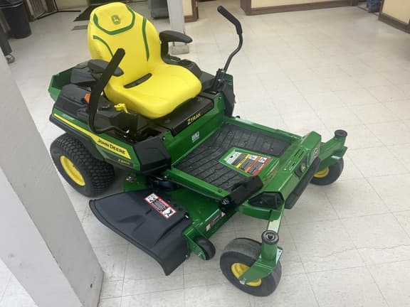 Image of John Deere Z320R equipment image 4
