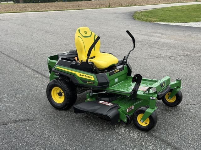 Image of John Deere Z320R equipment image 1