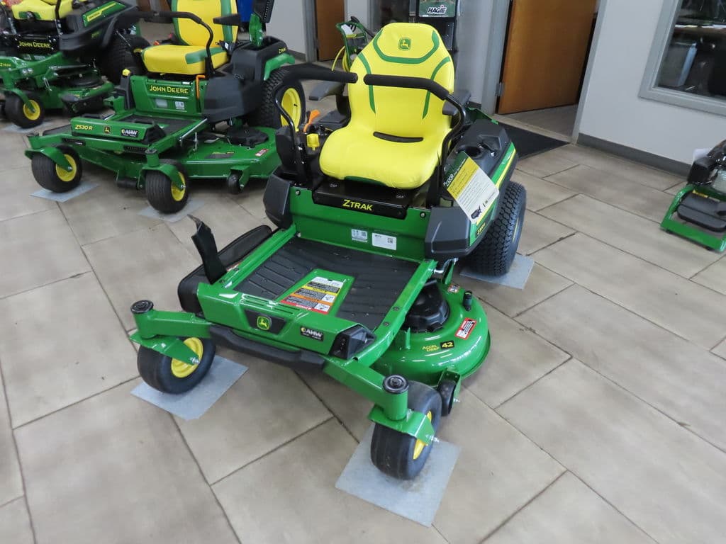 Image of John Deere Z320R Primary image